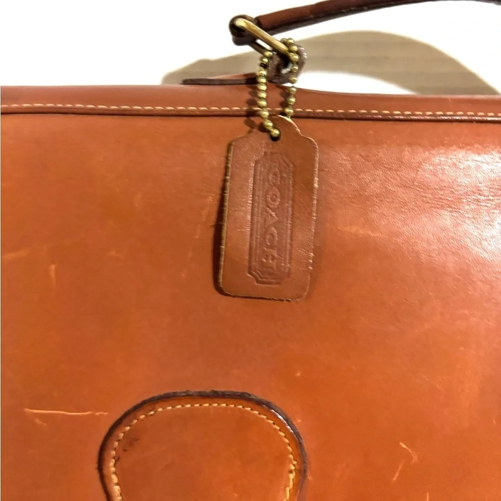 Coach unisex Classic Brown Leather messenger Bag